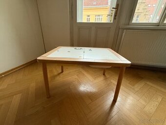 Flisat, IKEA dětský stůl