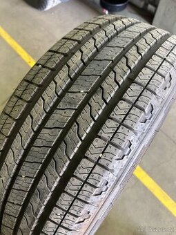 Pneu 255/55-R20