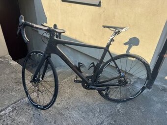 Silniční kolo Superior carbon