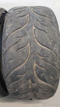 255/35 r19 - 1
