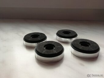 Prodám 4 nožičky k přístroji 41.1cm