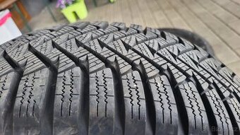 Laufenn LW31 I FIT+ 215/55 R16 93H