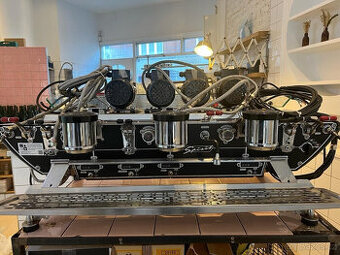 Komerční stroje na cappuccino a espresso KEES VAN DER WESTEN - 1