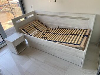 Postel 90x200 cm s polohovacím roštem, stolkem a šuplíkem
