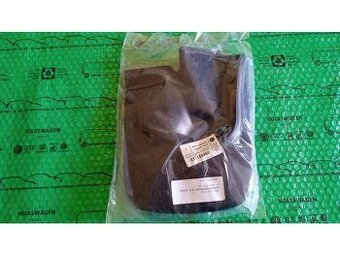 apač nečistot pravý zadní Škoda Felicia combi 6U9821822 - 1