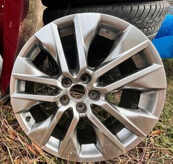 1ks Alu original disk na RAV4 19palcu 2017 - 1