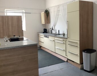 Světlá moderní kuchyně AMÉLIE
