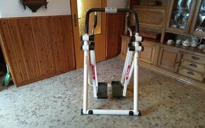 POSILOVACÍ STROJ MOON WALKER