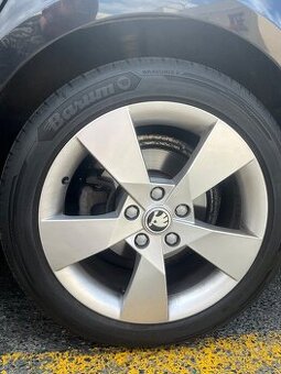r17 5x112 et49.Original Skoda Octavia 3.Pneu 205/50 Barum