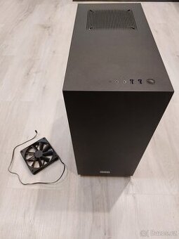 2x skříň (NZXT, FRACTAL DESIGN)