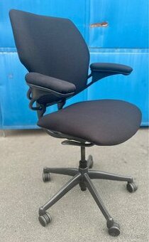 Židle Humanscale Freedom (50ks k dispozici)