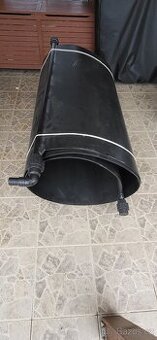 Solární panel na ohřev vody v bazénu