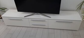 Prodám dlouhou skříňku pod televizi