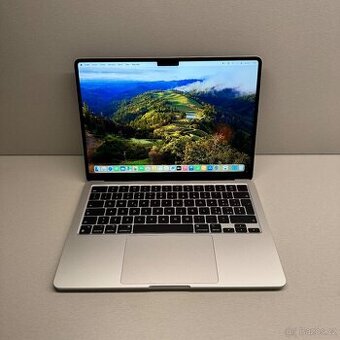 ZÁNOVNÍ MACBOOK AIR 13” M2/256GB/8GB/BATERIE 100%