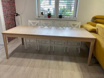 Velký jídelní stůl částečně z masivu - 1
