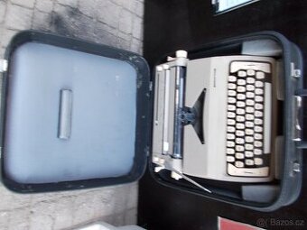 psací stroj