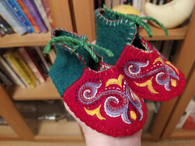 Capáčky bačkory z přírodní vlněné plsti