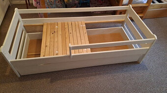 Postel z masivu 180/80 cm vč. roštu a šuplíku