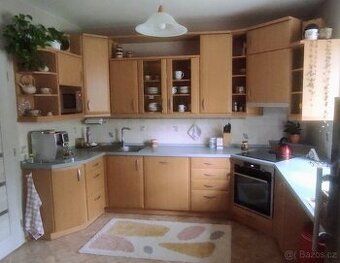 Zachovalá kuchyňská linka