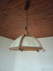 starý lustr