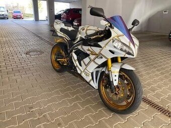 YAMAHA R1 RN12