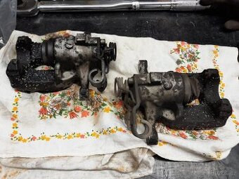 Opel Astra K - zadní brzdové třmeny