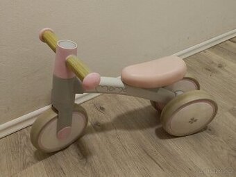 prodám dětské odrážedlo výška sedla 24cm