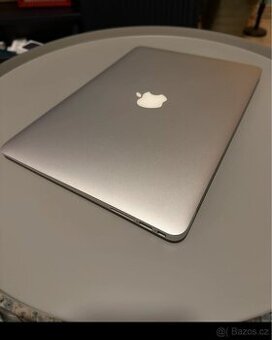 MacBook Air 13-calowy (začátek roku 2015)