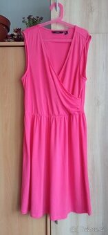 RŮZNÉ ŠATY V GALERII JEDNOTNÁ CENA 50KČ KUS