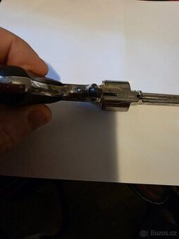 Prodám historický revolver cal 22long