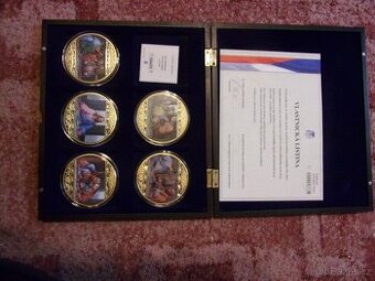 Kazetu s krásnými mincemi ,pozlacené a krásně kolorované "P