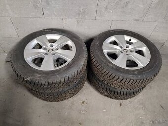 Zimní Sada Škoda Superb Dunlop WinterSport 5 215/60/16 /8mm