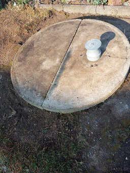 Poklop studniční betonový