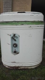 retro pračka se ždímačkou