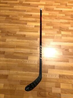 Hůl CCM Jetspeed FT7Pro, flex 85, levá 28