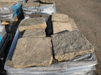 Pískovcová dlažba