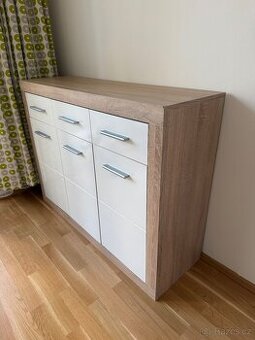 Moderní komoda dub sonoma / bílá (XXXLutz)