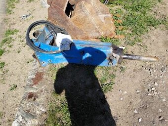 Prodám bourací kladivo na bagr 3-6t