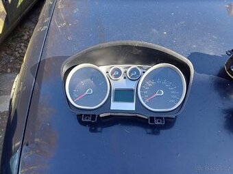 Budíky na Ford Focus mk2 1.6 tdci 80 kw - najeto 458 501 km