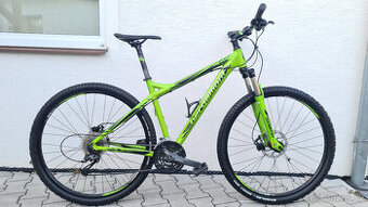 Bergamont Revox 4.0, Hydraul. brzdy, Shimano Deore, Rám M