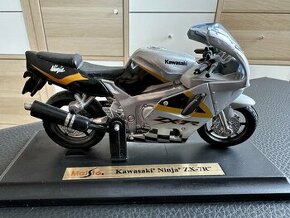 Prodám model motorky Kawasaki Ninja ZX-7R Maisto 1:18