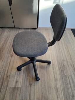 Dětskou kancelářskou židli, ideální pro děti do 10 let