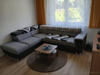 Sedací rozkládací souprava a komoda