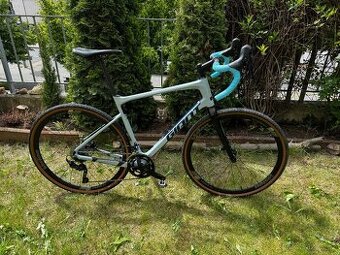 Gravel Giant Revolt Advanced 3