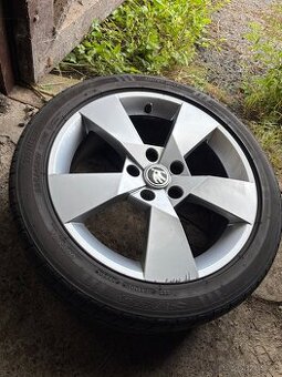 Alu r17 škoda 225/45/17 letni pneu