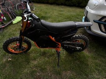 Elektricka motorka pro děti 6-9let. + Komplet