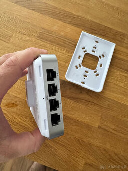 Ubiquiti UniFi 6 In-Wall - POUZITY