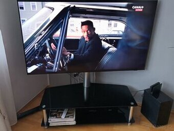prodám TV stolek rohový