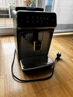 Philips EP3246/70 LatteGo 3200 stříbrný automat na kávu