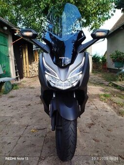 Honda Forza 300